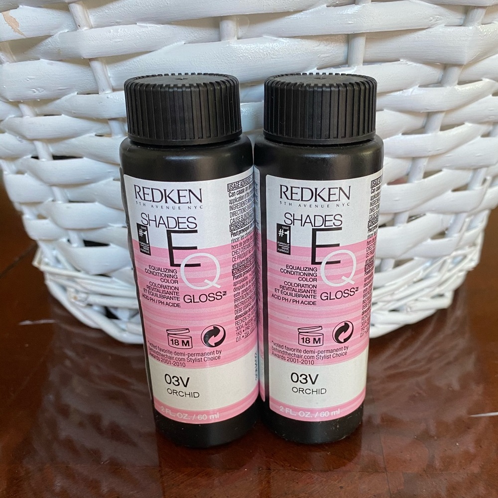 Redken Shades EQ toner in 03V Orchid